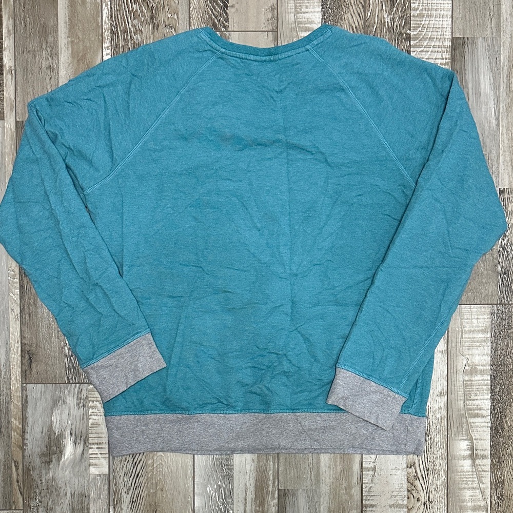 Patagonia Teal and Gray Sweatshirt - Picture 9 of 9